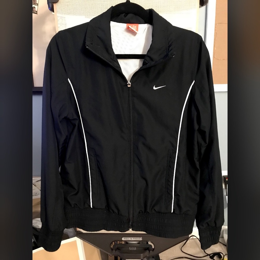 Nike Black zip up jacket with Mesh inside lining